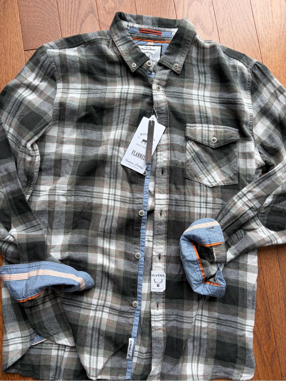 NWT men’s medium Flannel Plaid Button-Down Shirt - Olive Green